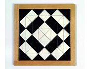 Magisches Mosaik schwarz-wei, geometrisches Puzzlespiel