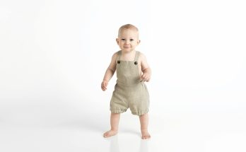 Baby macht erste Schritte - Gleichgewichtssinn gestört - Spielundlern.de